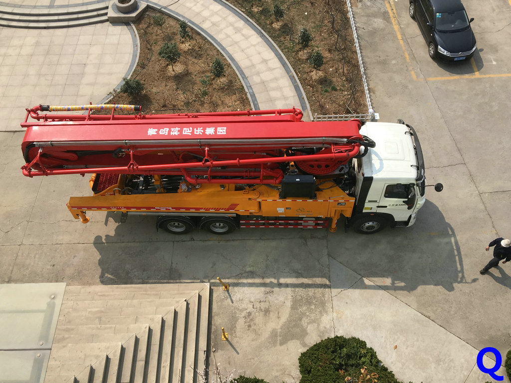 小型混凝土泵車，科尼樂(lè)小型泵車，天泵，混凝土泵車，