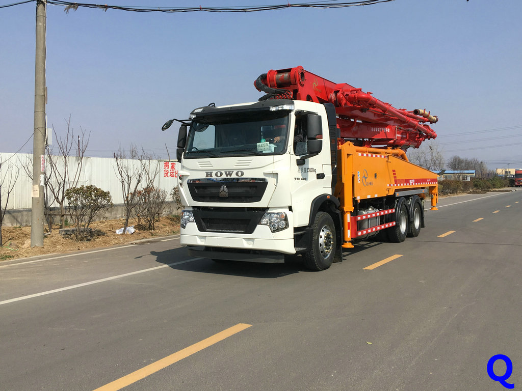 小型混凝土泵車，青島科尼樂(lè)混凝土泵車，天泵，