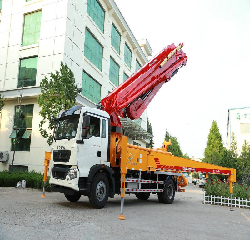 小型混凝土泵車，天泵，小型泵車，混凝土泵車