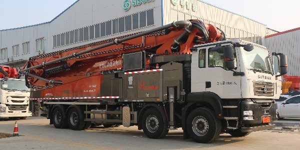 泵車(chē)料斗內(nèi)殘存的混凝土要怎么清理？
